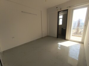 Room in 3.5 BHK Apartment at Smart World Gems, Sector 89 – for Rent