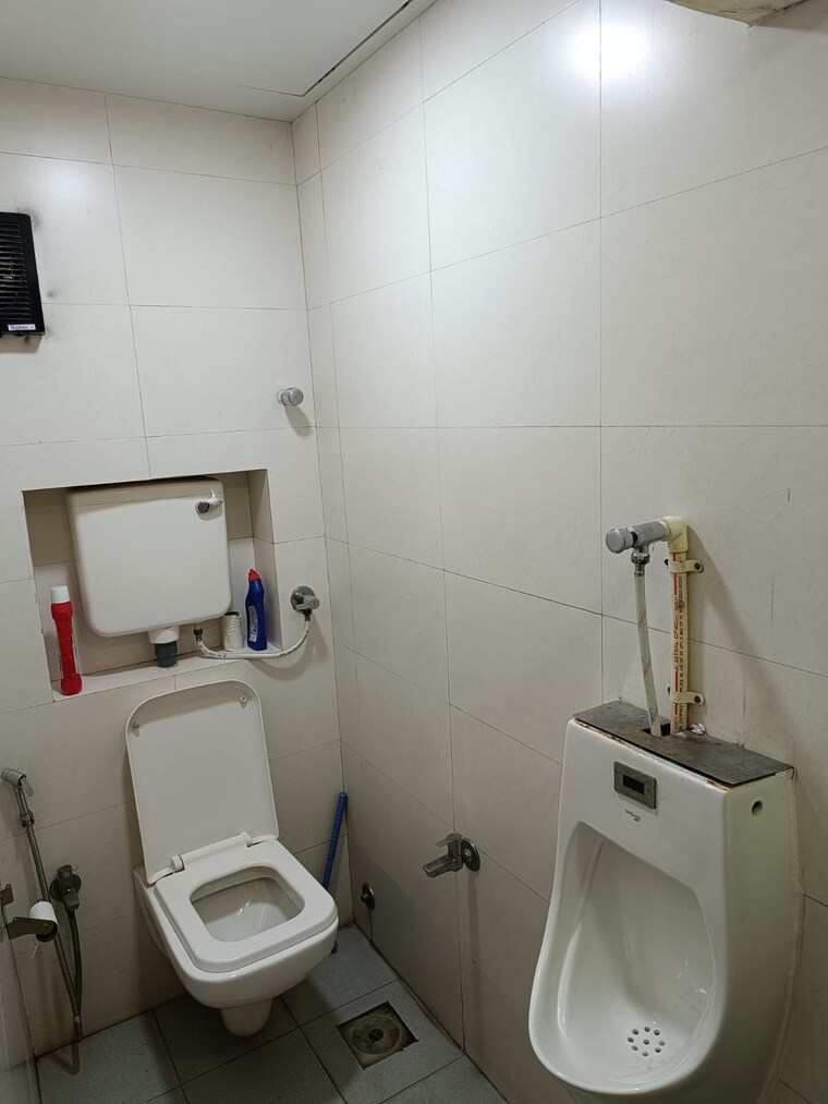 Bathroom, vishwa-plan-s-business-park Commercial Office Space 575 Sq.Ft. In Nerul Navi Mumbai 9412699