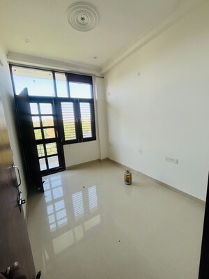 Room in 1 BHK Builder Floor at Sector 46 – for Rent