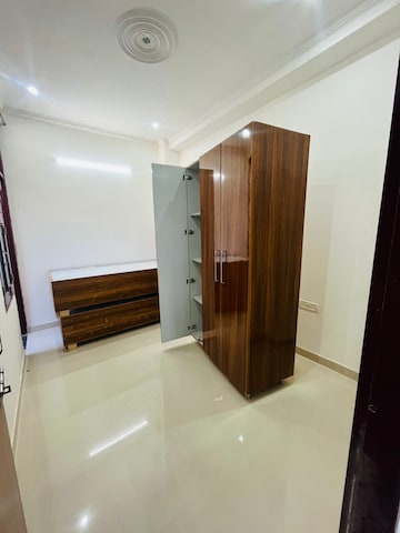 Room in 1 BHK Builder Floor at Sector 46 – for Rent