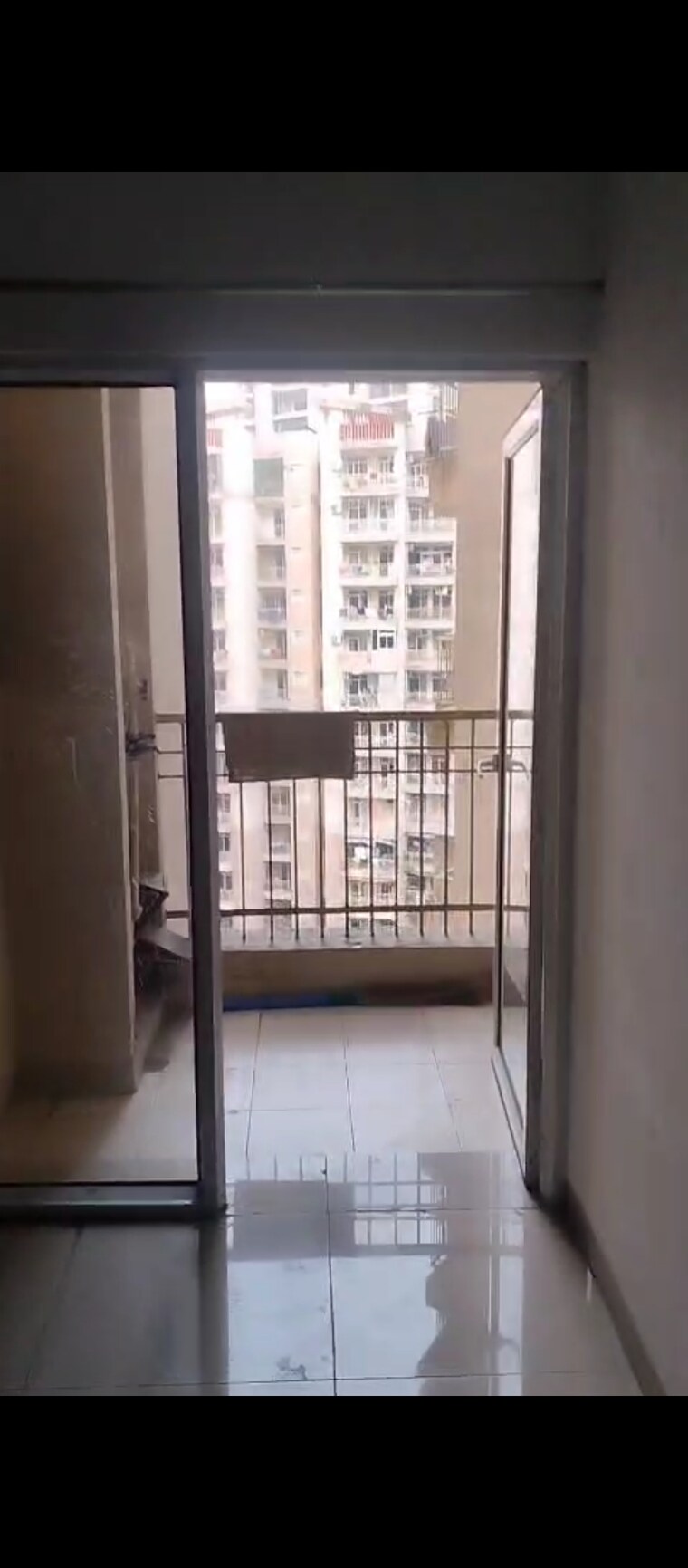 Bathroom, ajnara-homes 3 Bedroom 1385 Sq.Ft. Apartment In Sector 16b Greater Noida Greater Noida 9412769