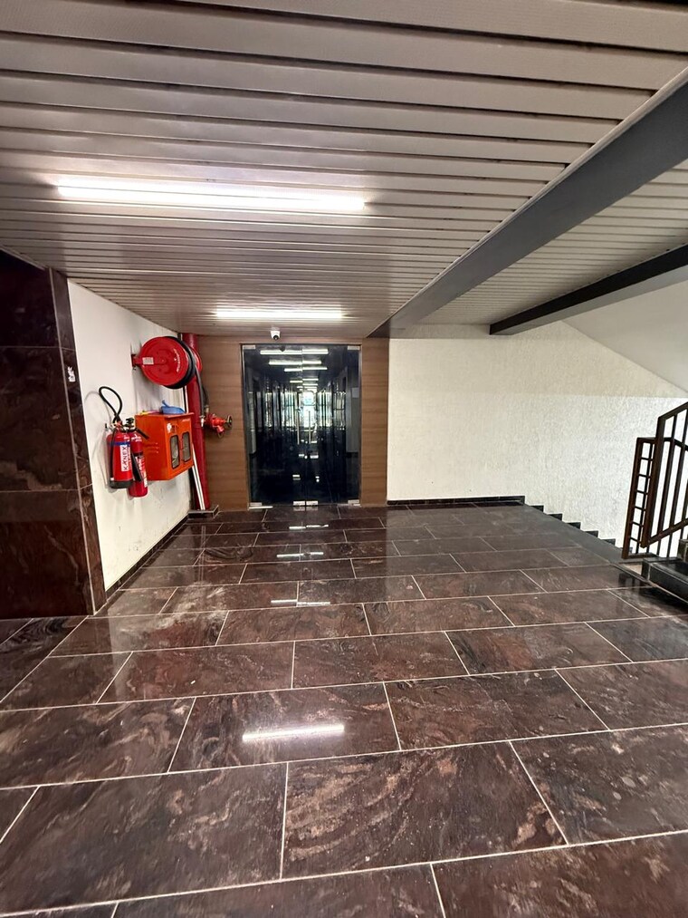  Parking, gota Commercial Office Space 596 Sq.Ft. In Gota Ahmedabad 9412760