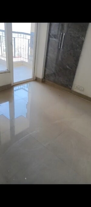 Room in 2 BHK Apartment at Amaatra Homes, Sector 10 Greater Noida – for Sale