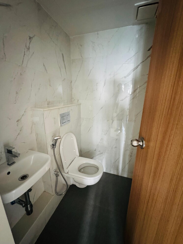 Bathroom, lodha-codename-premier 2 Bedroom 572 Sq.Ft. Apartment In Dombivli East Thane 9412875