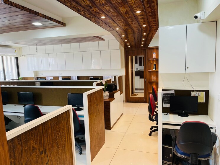 Team Area, vaishnodevi circle Commercial Office Space 1160 Sq.Ft. In Vaishnodevi Circle Ahmedabad 9412845