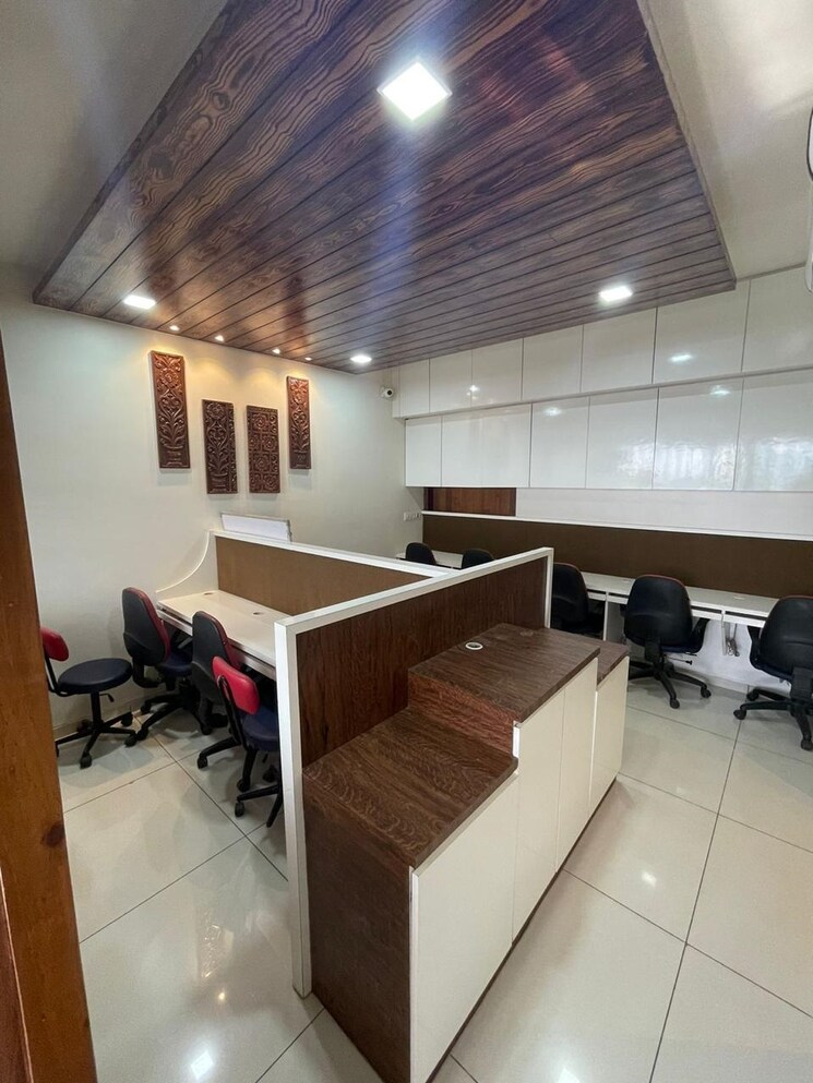 Team Area, vaishnodevi circle Commercial Office Space 1160 Sq.Ft. In Vaishnodevi Circle Ahmedabad 9412845