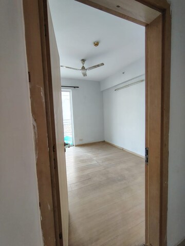 Room in 3.5 BHK Apartment at BPTP Terra, Sector 37d – for Sale