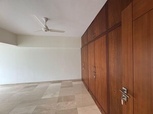Room in 3 BHK Apartment at Prabhadevi CHS, Prabhadevi – for Rent