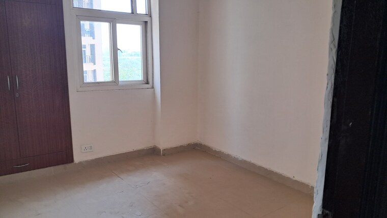 Room, amrapali-princely-estate 2.5 Bedroom 1015 Sq.Ft. Apartment In Sector 76 Noida 9412912