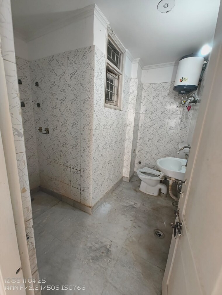 Bathroom, saket 2 Bedroom 1000 Sq.Ft. Builder Floor In Saket Delhi 9412884