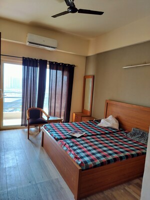 1 BHK Apartment For Rent in Paramount Golfforeste, Zeta I Greater Noida