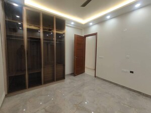 Room in 3 BHK Apartment at Emaar The Palm Drive-The Premier Terraces, Sector 66 – for Sale