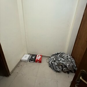 Furnished Amenities in 1.5 BHK Builder Floor at Sector 63a – for Rent