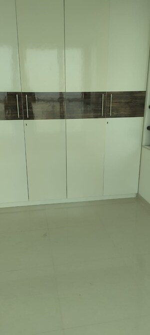 Furnished Amenities in 3 BHK Apartment at Peninsula Celestia Spaces, Parel – for Rent