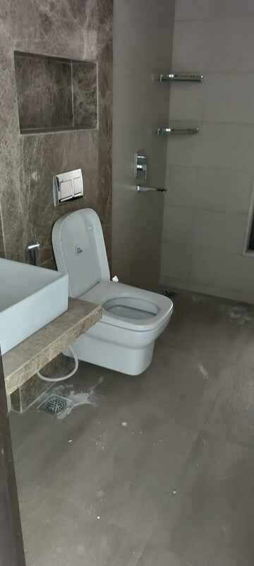 Bathroom in 3 BHK Apartment at Peninsula Celestia Spaces, Parel – for Rent