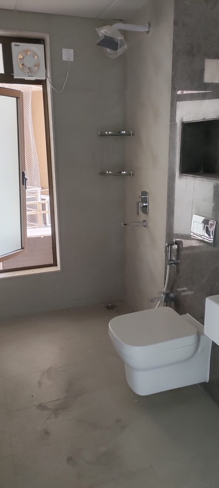 Bathroom, peninsula-celestia-spaces 3 Bedroom 1233 Sq.Ft. Apartment In Parel Mumbai 9412969