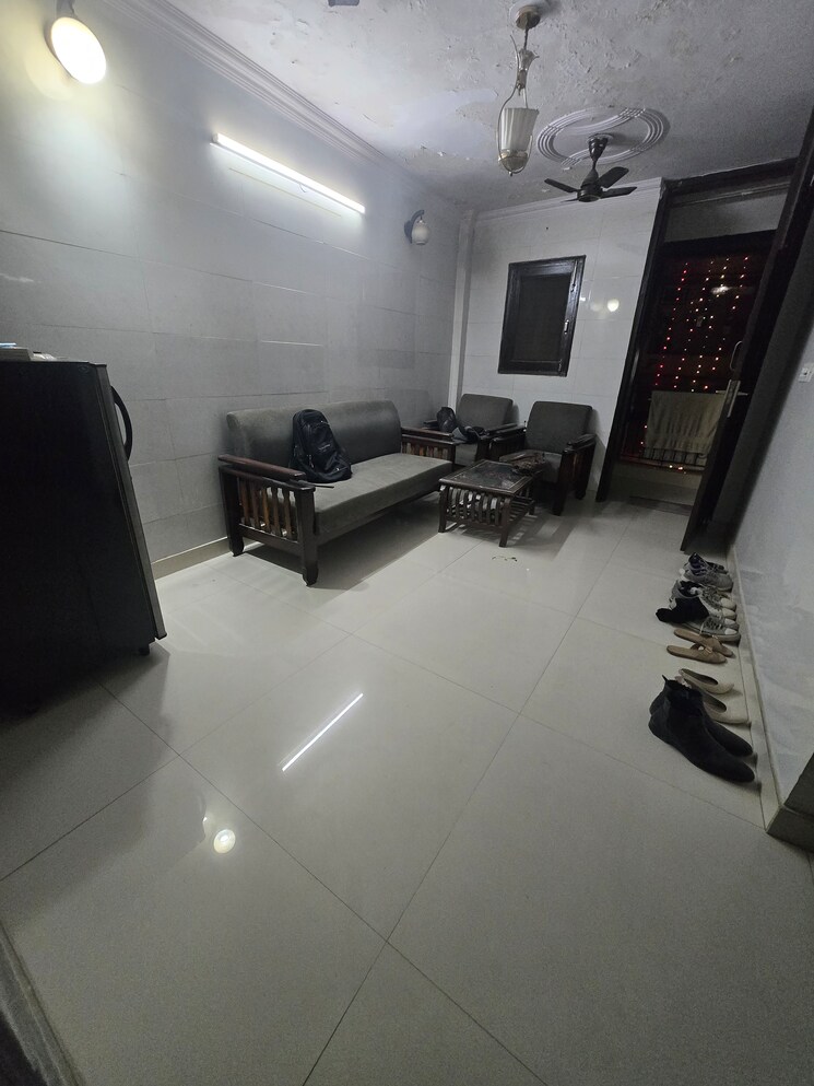 Living Room, lajpat nagar 4 1.5 Bedroom 600 Sq.Ft. Builder Floor In Lajpat Nagar 4 Delhi 9413048