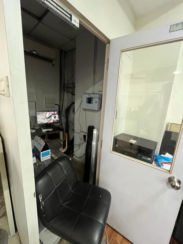 Team Area, gajra-g-square-business-park Commercial Office Space 1202 Sq.Ft. In Vashi Sector 30a Navi Mumbai 9413023