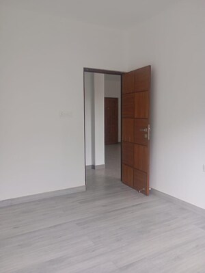 Room in 2 BHK Apartment at Dona Paula – for Sale