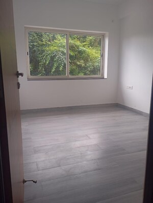 Room in 2 BHK Apartment at Dona Paula – for Sale