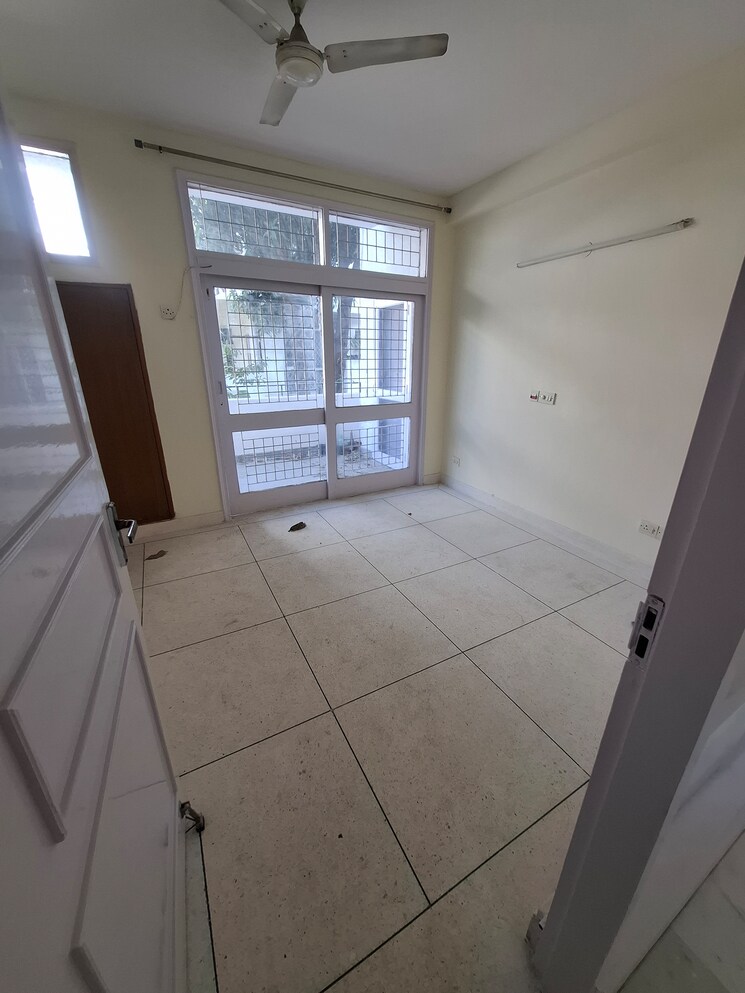 Room, kohli-one-malibu-town 3 Bedroom 275 Sq.Yd. Apartment In Sector 47 Gurgaon 9413090