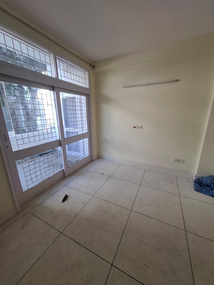 Room, kohli-one-malibu-town 3 Bedroom 275 Sq.Yd. Apartment In Sector 47 Gurgaon 9413090