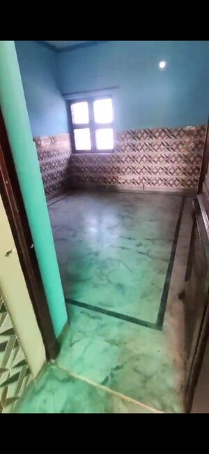 Swimming Pool in 2 BHK Builder Floor at Espire Towers, Sector 37 – for Rent