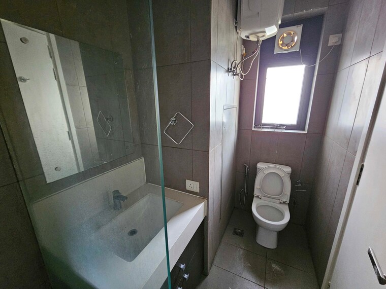 Bathroom, ireo-skyon 2 Bedroom 1524 Sq.Ft. Apartment In Sector 60 Gurgaon 9413142