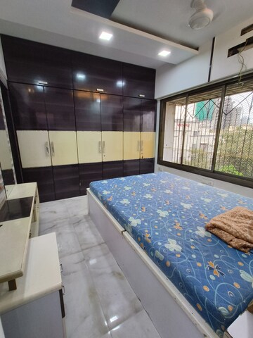 Master Bedroom in 2 BHK Apartment at Borivali West – for Rent