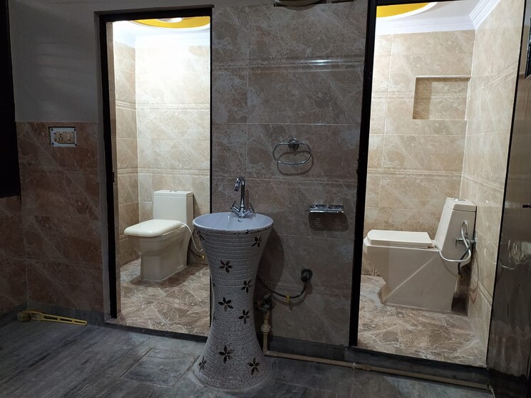 Bathroom, shakti khand 2 2 Bedroom 1050 Sq.Ft. Builder Floor In Shakti Khand 2 Ghaziabad 9413196