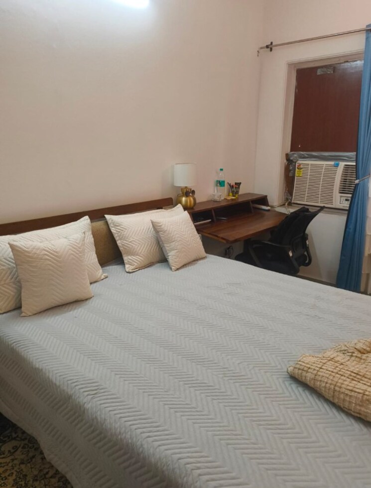 Bedroom, greater kailash i 3 Bedroom 1850 Sq.Ft. Builder Floor In Greater Kailash I Delhi 9413215