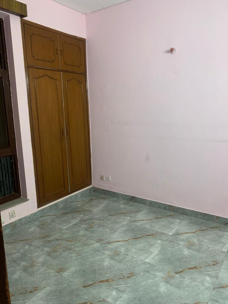 Room, krishna colony 2 Bedroom 66 Sq.Yd. Independent House In Krishna Colony Gurgaon 9413195