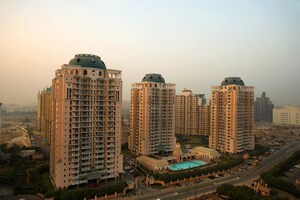4 BHK Apartment – Exterior View View at DLF Trinity Towers, Dlf Phase V - for Rent