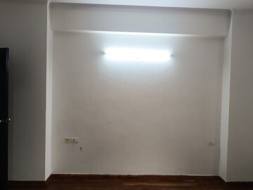 Room in 3.5 BHK Apartment at ATS Advantage, Ahinsa Khand 1 – for Sale