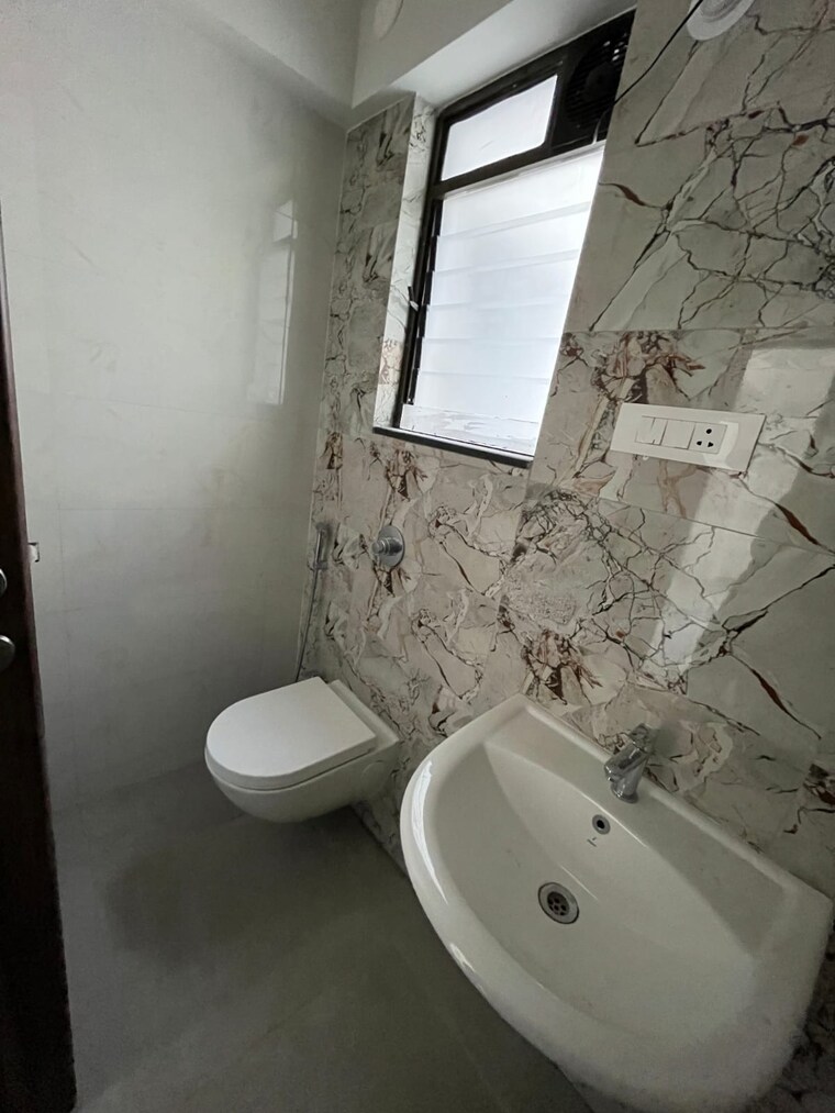 Bathroom, star-homes-gurgaon 2 Bedroom 10000 Sq.Ft. Apartment In Sector 32 Gurgaon 9413227