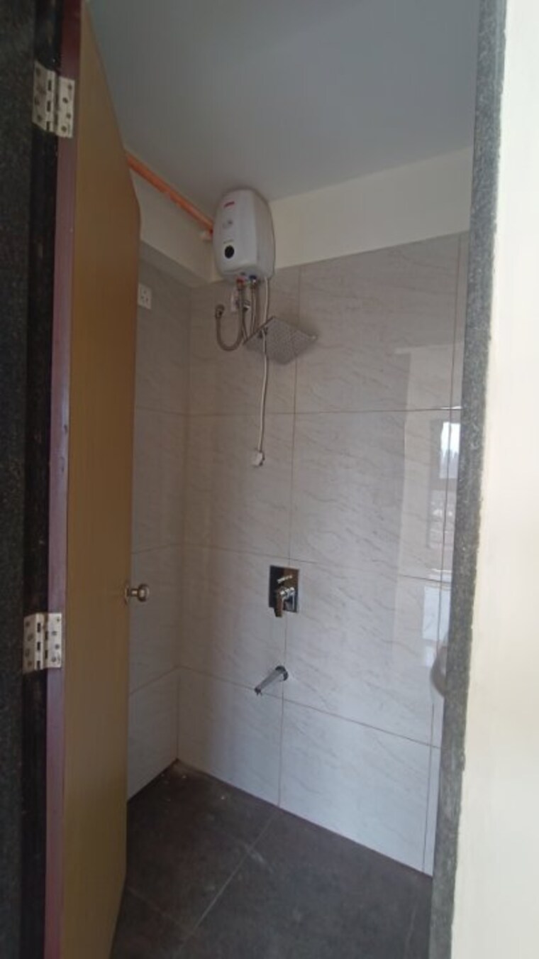 Bathroom, chandak-34-park-estate 2 Bedroom 617 Sq.Ft. Apartment In Goregaon West Mumbai 9413202