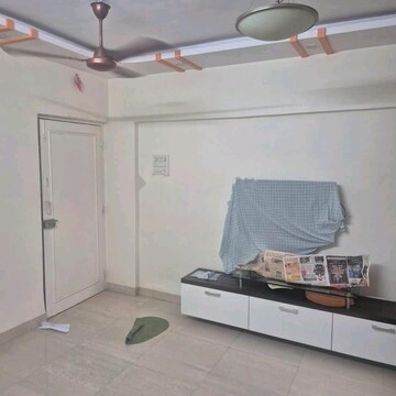 Room in 1.5 BHK Apartment at Siddha Seabrook, Kandivali West – for Sale