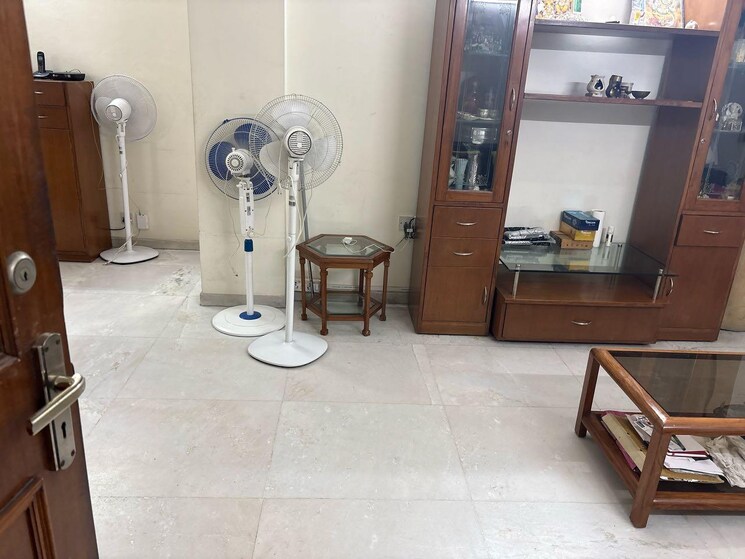 Living Room, dlf-exclusive-floors-owners-society 3 Bedroom 1500 Sq.Ft. Apartment In Sector 53 Gurgaon 9413252