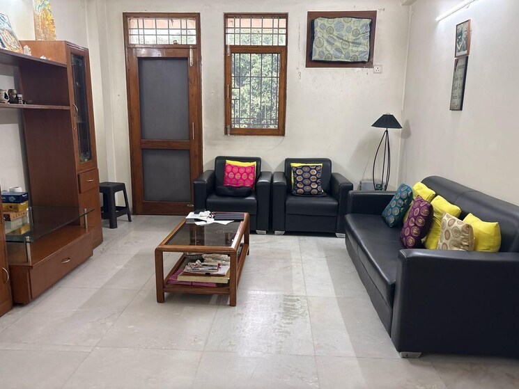 Living Room, dlf-exclusive-floors-owners-society 3 Bedroom 1500 Sq.Ft. Apartment In Sector 53 Gurgaon 9413252