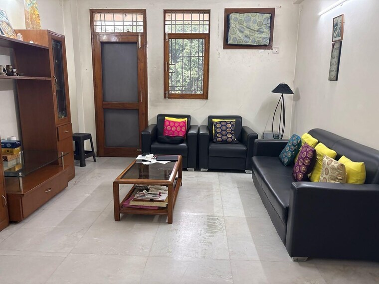 Living Room, dlf-exclusive-floors-owners-society 3 Bedroom 1500 Sq.Ft. Apartment In Sector 53 Gurgaon 9413252