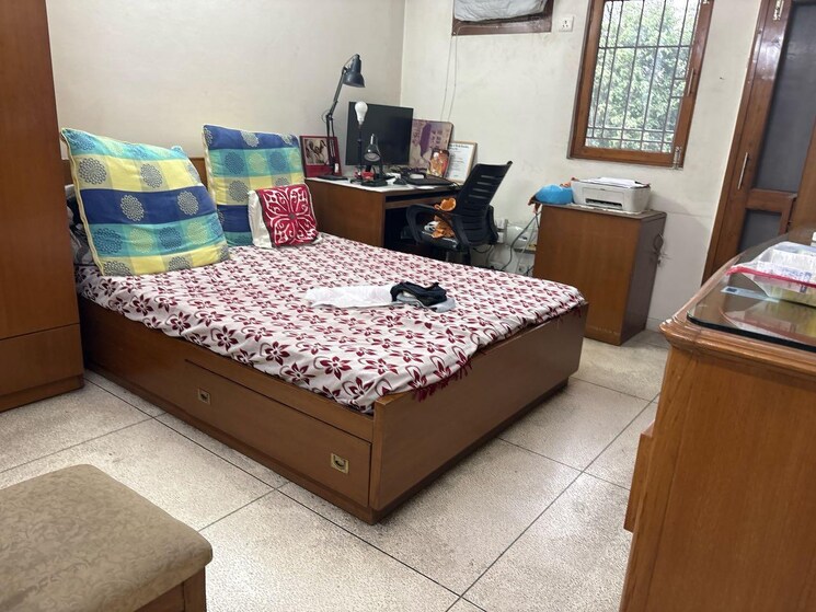 Bedroom, dlf-exclusive-floors-owners-society 3 Bedroom 1500 Sq.Ft. Apartment In Sector 53 Gurgaon 9413252