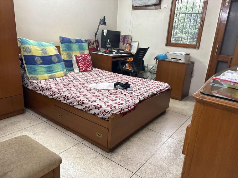 Bedroom, dlf-exclusive-floors-owners-society 3 Bedroom 1500 Sq.Ft. Apartment In Sector 53 Gurgaon 9413252