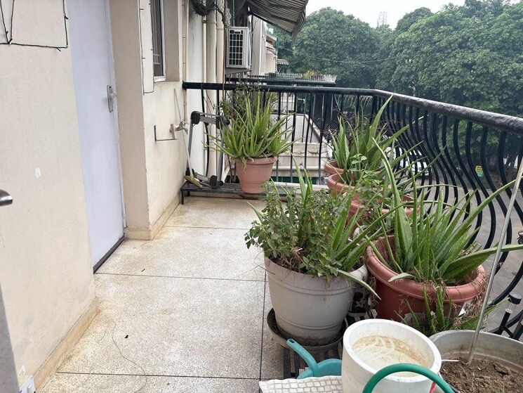 Balcony, dlf-exclusive-floors-owners-society 3 Bedroom 1500 Sq.Ft. Apartment In Sector 53 Gurgaon 9413252