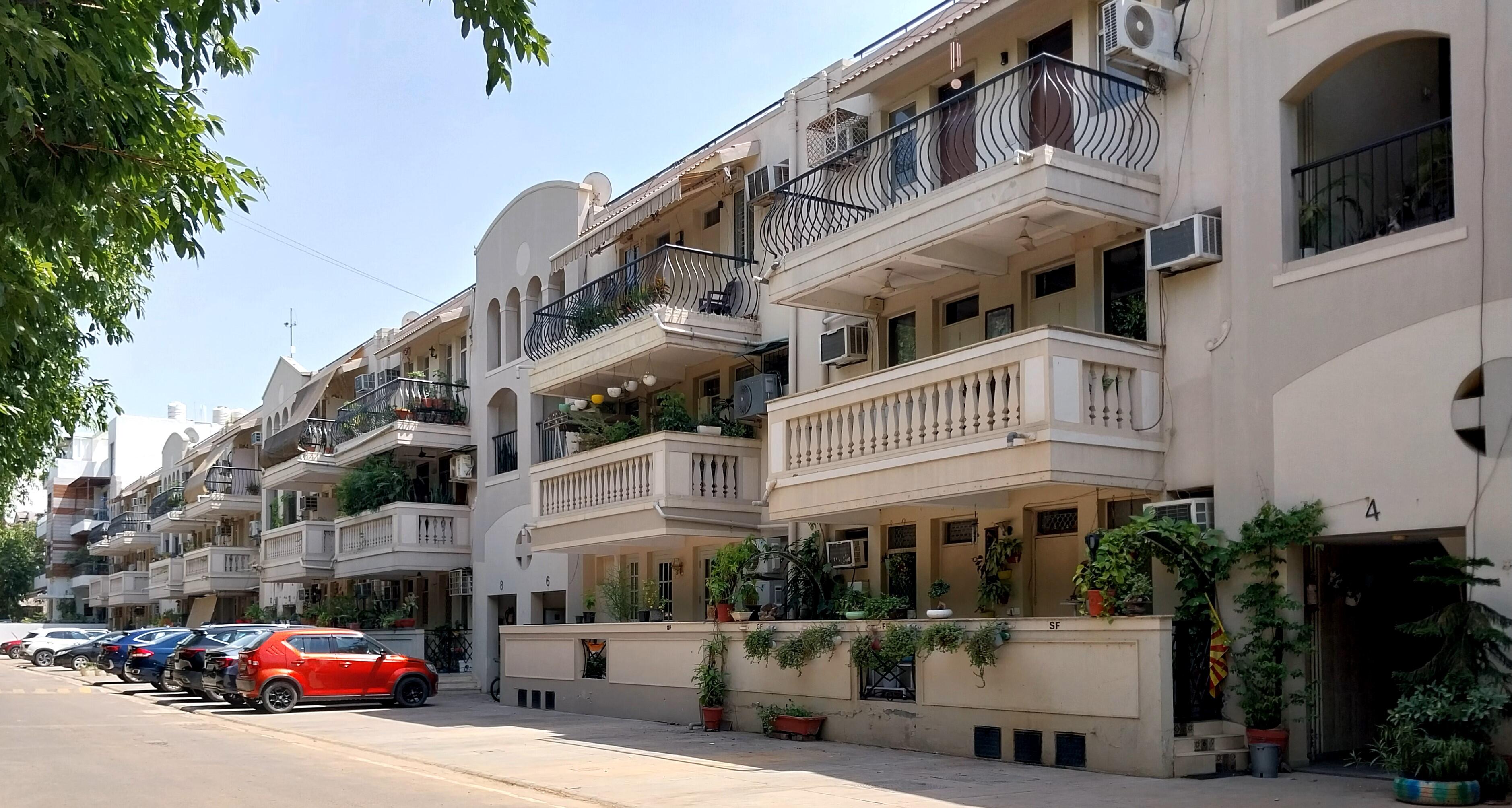 3 BHK + Pooja Room Apartment For Rent in DLF Exclusive Floors Owners Society