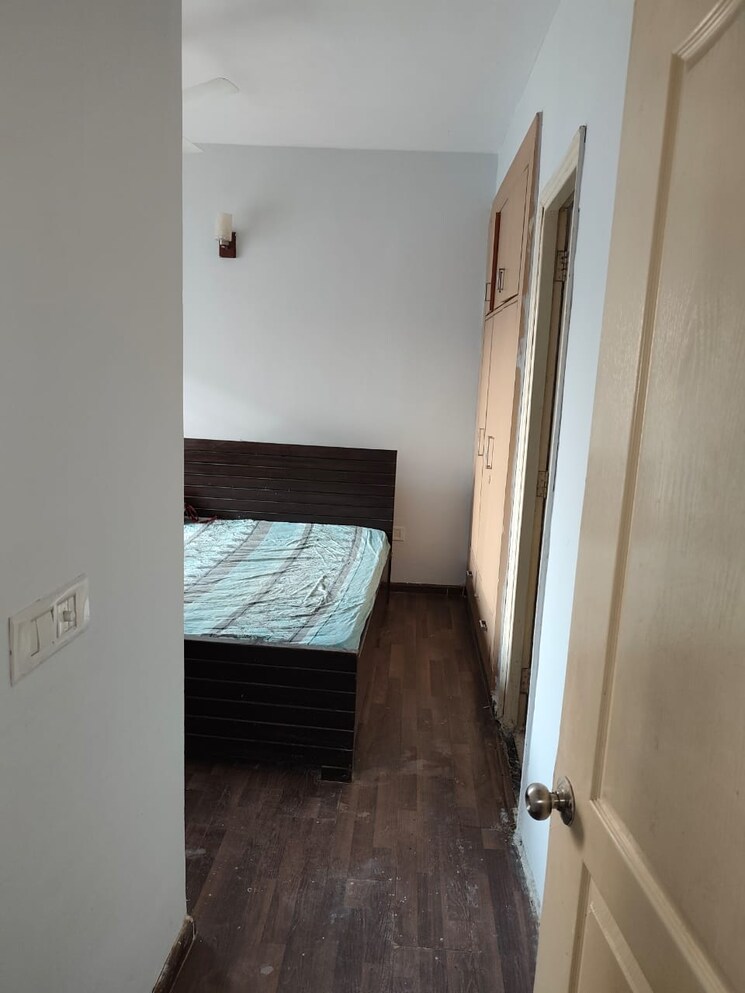 undefined, paras-seasons 2 Bedroom 795 Sq.Ft. Apartment In Sector 168 Noida 9413264