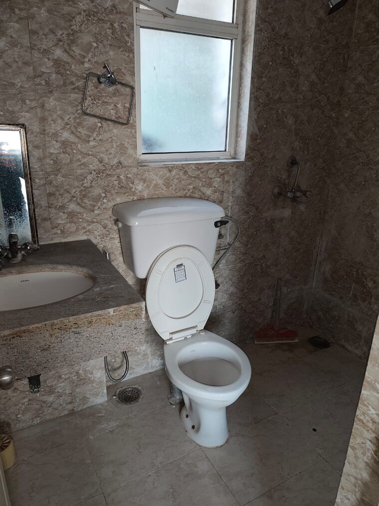 Bathroom, paras-seasons 2 Bedroom 795 Sq.Ft. Apartment In Sector 168 Noida 9413264