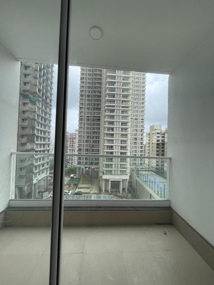 Balcony, omkar-alta-monte 3 Bedroom 2229 Sq.Ft. Apartment In Malad East Mumbai 9413271