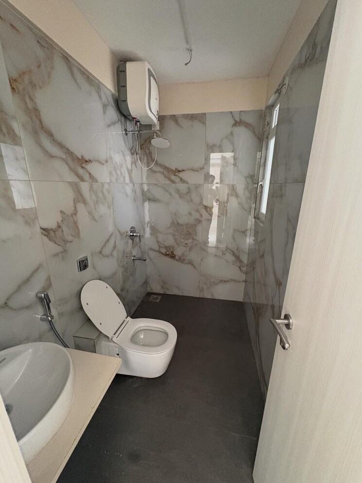Bathroom, chembur 3 Bedroom 1430 Sq.Ft. Apartment In Chembur Mumbai 9413292