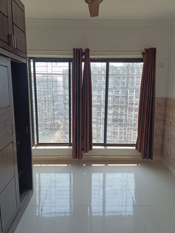Room in 2 BHK Apartment at Royal Palms, Goregaon East – for Rent