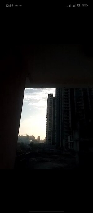 Room in 3 BHK Apartment at Ajnara Le Garden, Sector 16b Greater Noida – for Sale